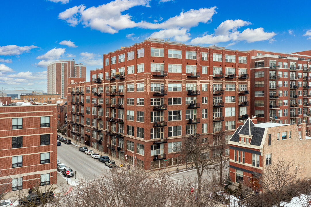 Park 1500 in Chicago, IL - Foto de edificio