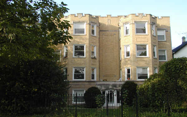 2722-2724 W Logan Blvd in Chicago, IL - Building Photo