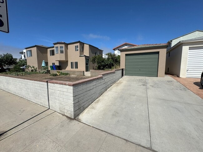 3102 Fenelon St in San Diego, CA - Building Photo - Building Photo