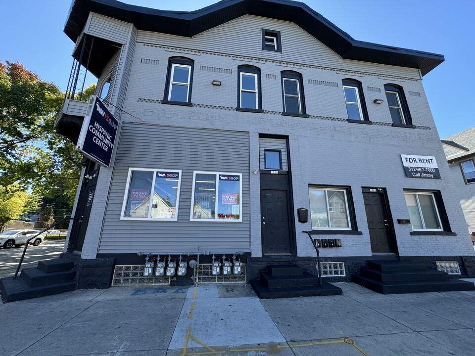 1301 W Greenfield Ave, Unit B in Milwaukee, WI - Foto de edificio