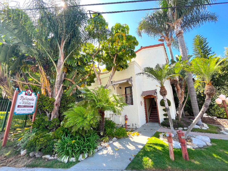 248 W Avenida Palizada in San Clemente, CA - Building Photo