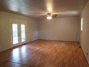 614 S McFarland St in Stillwater, OK - Building Photo - Building Photo