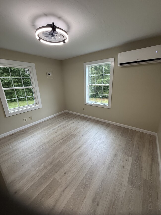 241 Hamrick Dr in Ellenboro, NC - Building Photo - Building Photo