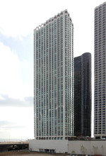 The Park Shore Condomiums in Chicago, IL - Building Photo - Building Photo