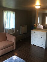 1104 Oak St, Unit 2 in Wisconsin Dells, WI - Building Photo