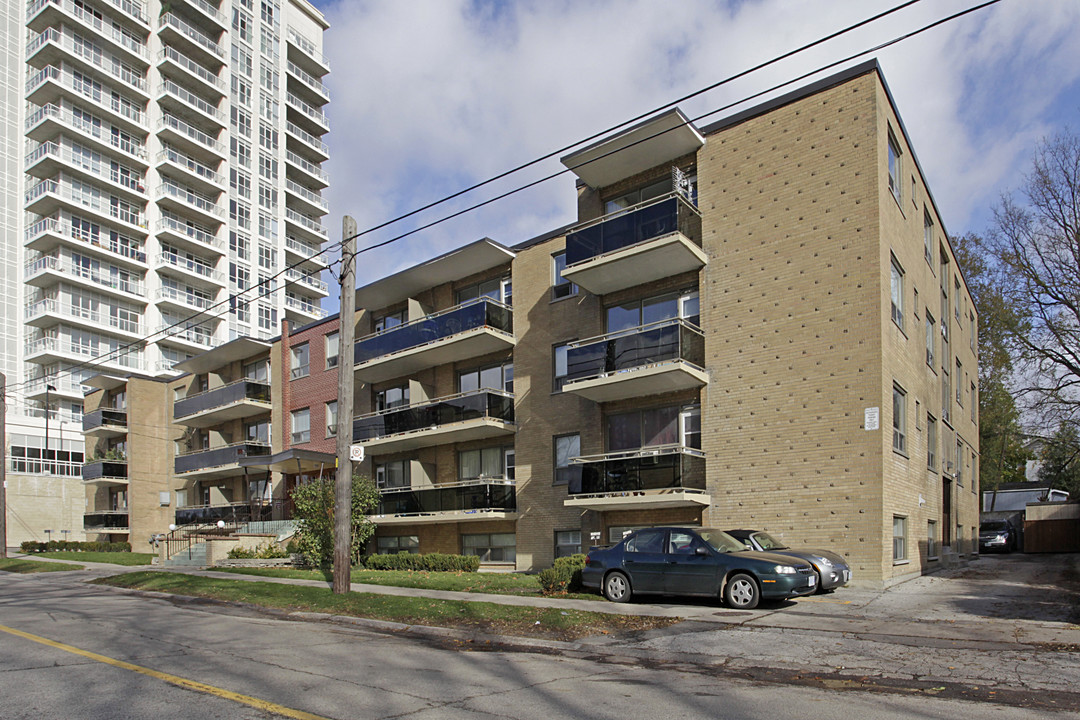 87 Forty Second St in Toronto, ON - Building Photo