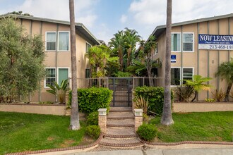 839-845 Glenway Drive in Inglewood, CA - Foto de edificio - Building Photo