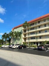 5300 NE 24th Terrace, Unit 211 in Fort Lauderdale, FL - Building Photo - Building Photo