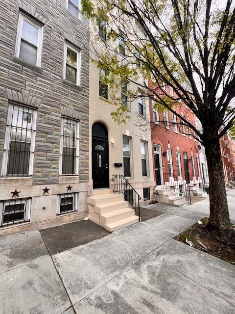 property at 1033 N Fulton Ave