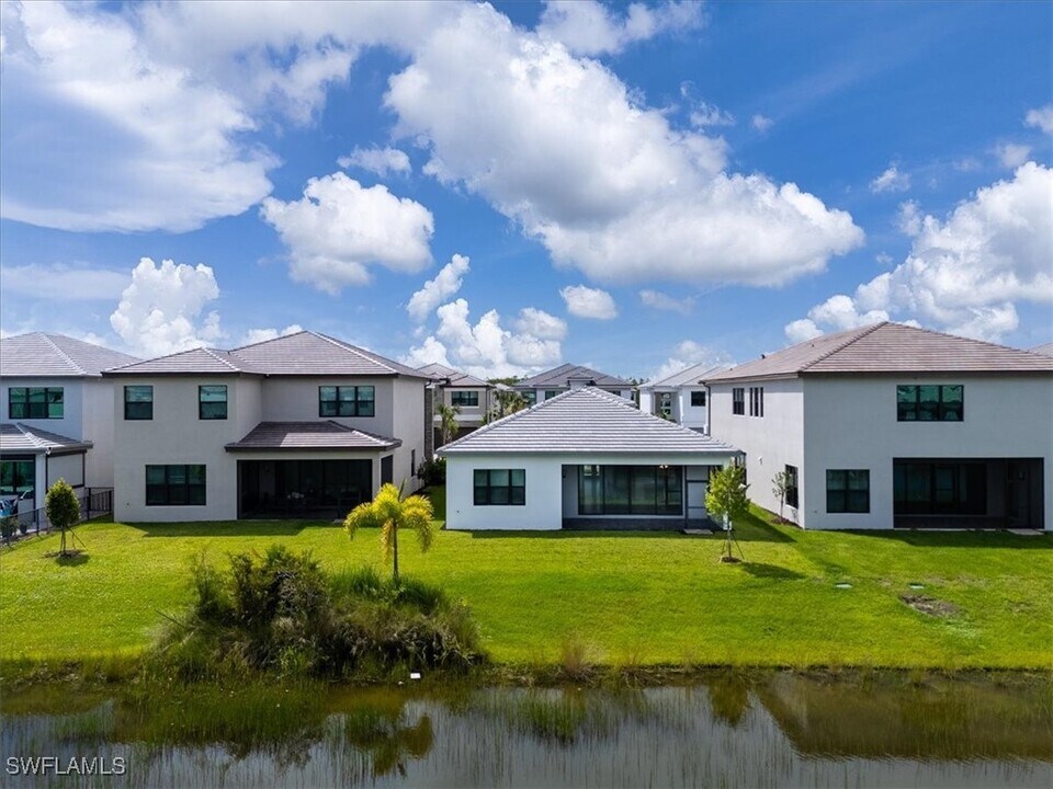 12680 Caballo Ct in Estero, FL - Foto de edificio
