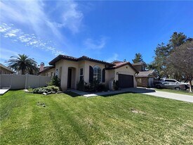 31083 Manford Dr in Winchester, CA - Building Photo