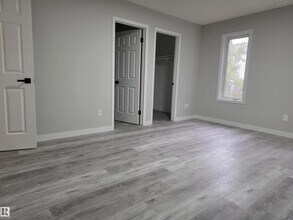 840-113A 113a St NW in Edmonton, AB - Building Photo - Building Photo