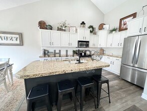 4921 W Weatherwood Ln in Herriman, UT - Building Photo - Building Photo