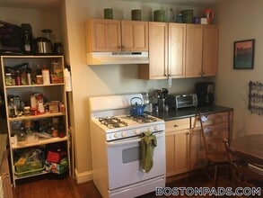 64 Pleasant St in Cambridge, MA - Building Photo - Building Photo