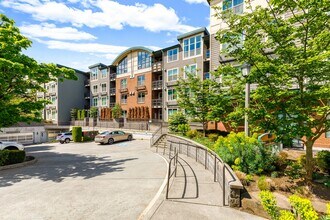 16275 NE 85th St in Redmond, WA - Building Photo - Building Photo