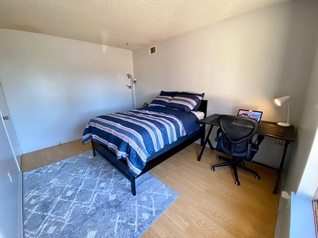 3420 Bahia Pl in Riverside, CA - Foto de edificio - Building Photo