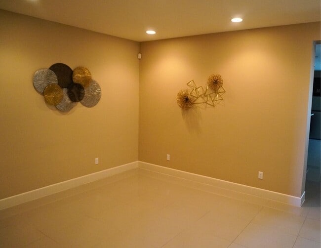 1445 Ozark Ave in McAllen, TX - Building Photo - Building Photo