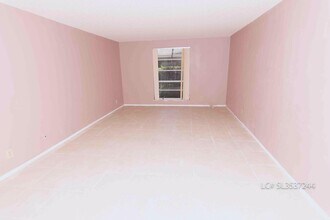 10700 Kasmir Ct in Boynton Beach, FL - Foto de edificio - Building Photo