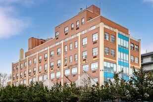 Waterview Plaza in College Point, NY - Building Photo