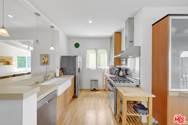 property at 9011 Rosewood Ave