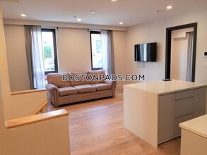 31 Buttonwood St, Unit 1 in Boston, MA - Building Photo - Building Photo