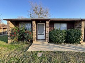 2211 Cascade Dr, Unit Unit D in Killeen, TX - Building Photo