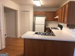 505 Lakecourt Dr in Mcdonough, GA - Foto de edificio - Building Photo
