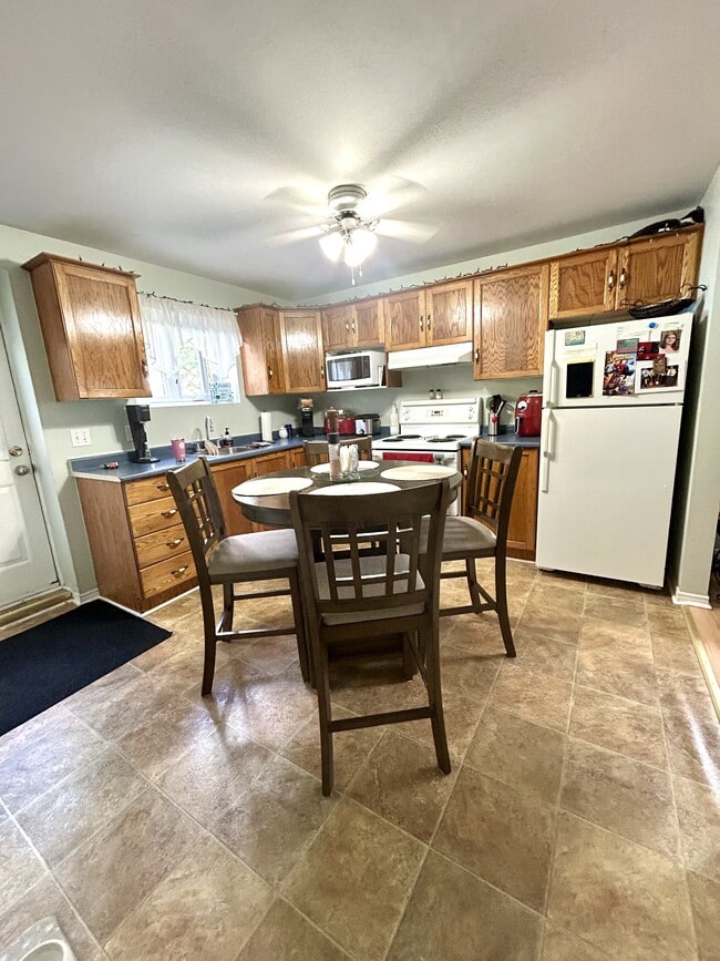 property at 3 Stonehaven Pl