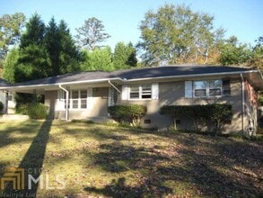 215 Laramie Rd in Griffin, GA - Building Photo - Building Photo