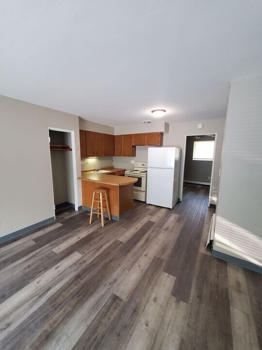 417 N Washington Ave in Waukesha, WI - Building Photo