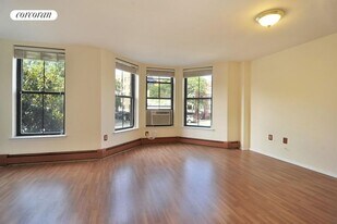 742 Fulton St in Brooklyn, NY - Building Photo