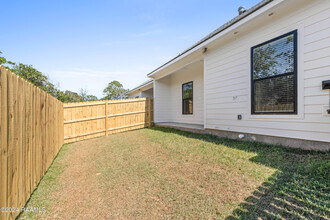 102 Foster Grove Drive in Youngsville, LA - Building Photo - Building Photo