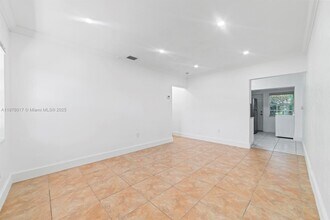 17380 NE 4th Pl in North Miami Beach, FL - Building Photo - Building Photo