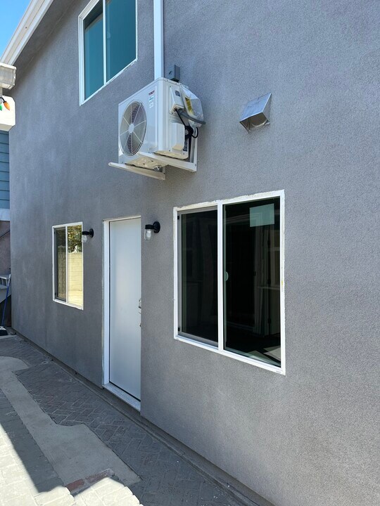 8424 Ramsgate Ave in Los Angeles, CA - Building Photo