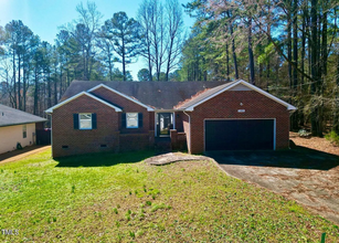 102 Wyoming Dr in Louisburg, NC - Building Photo - Building Photo