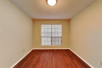 15 Kearny Brook Pl in Spring, TX - Foto de edificio - Building Photo
