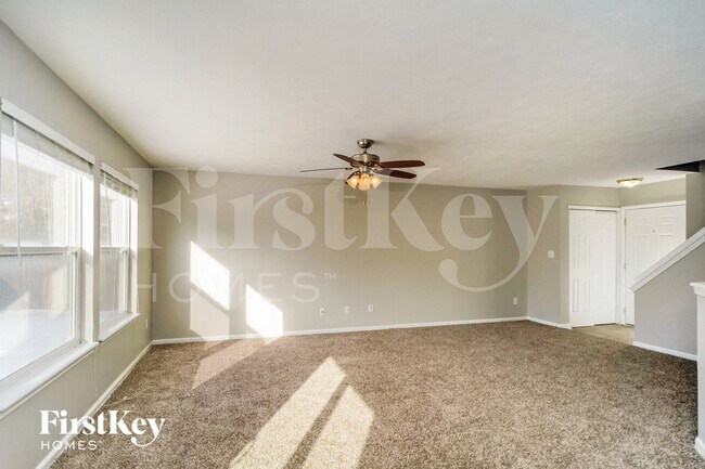 7234 Parklake Cir in Indianapolis, IN - Foto de edificio - Building Photo