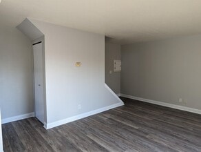3489 Kenbrooke Ct in Kalamazoo, MI - Building Photo - Building Photo