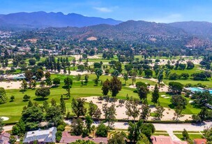 3141 Country Club Dr in Glendale, CA - Building Photo