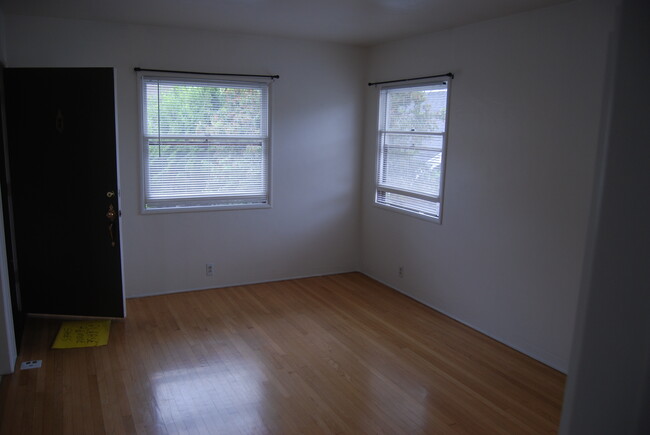 236 Grand Ave, Unit 236 Grand #B Long Beach