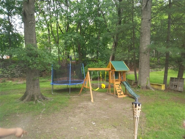 11 Olin Dr in Nanuet, NY - Building Photo - Building Photo