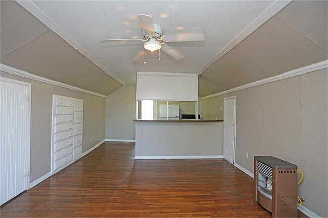 5604 Chaucer Dr photo'