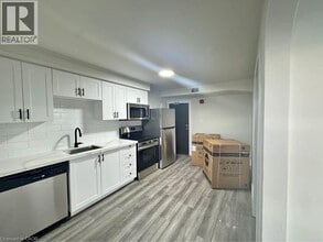 37 Lincoln St in Welland, ON - Building Photo - Building Photo