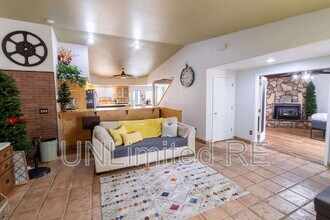 3565 N Manor Rd in Flagstaff, AZ - Building Photo - Building Photo