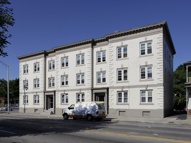 Elmwood Avenue Apartments in Providence, RI - Foto de edificio - Building Photo