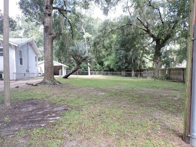 620 SW Highland Ave in Keystone Heights, FL - Building Photo - Building Photo