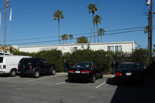 1770 W Balboa Blvd in Newport Beach, CA - Building Photo - Building Photo