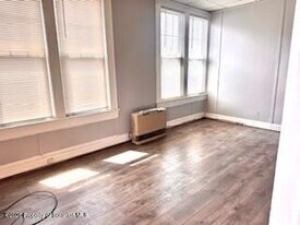 1105 Green Ridge St in Scranton, PA - Building Photo