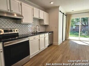 6910 Country Elm in San Antonio, TX - Building Photo - Building Photo