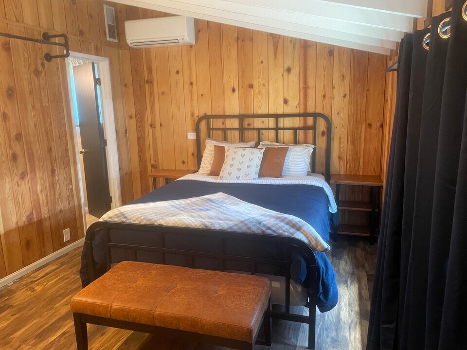 1097 Club View Dr, Unit D in Big Bear Lake, CA - Building Photo